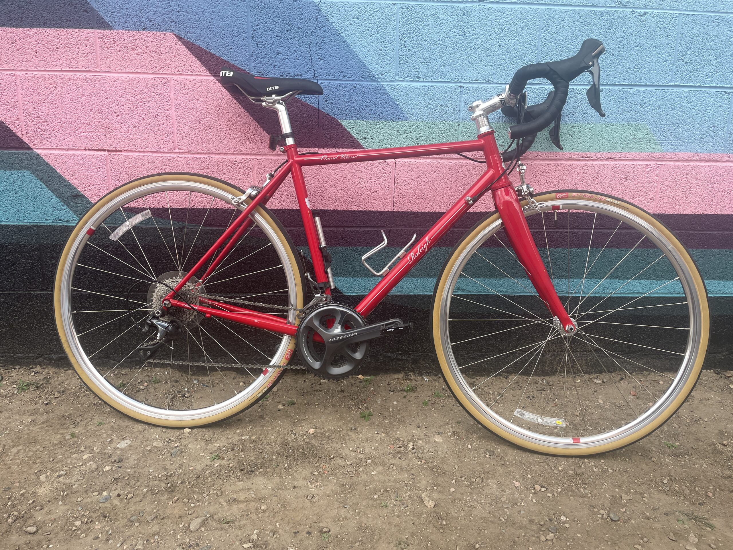 Raleigh Grand Vitesse Road Bike, 52cm - Gearage Outdoor Sports